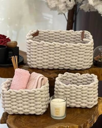 salle de bain accessoires robinet baignoire lavabo vasque tapis douchette poubelle