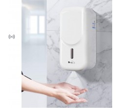salle de bain accessoires robinet baignoire lavabo vasque tapis douchette poubelle