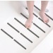 salle de bain accessoires robinet baignoire lavabo vasque tapis douchette poubelle